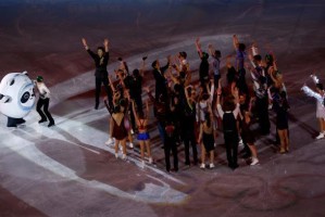 百家乐官网-欧洲看冬奥：花滑选手终于还是对冰墩墩下手了